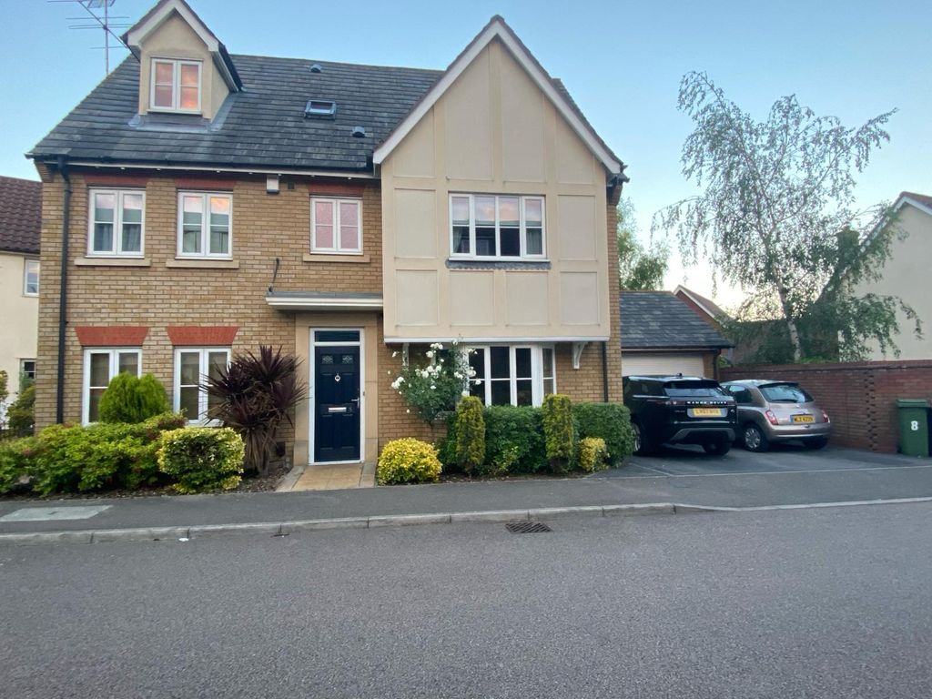 Property photo 1 of 18 External