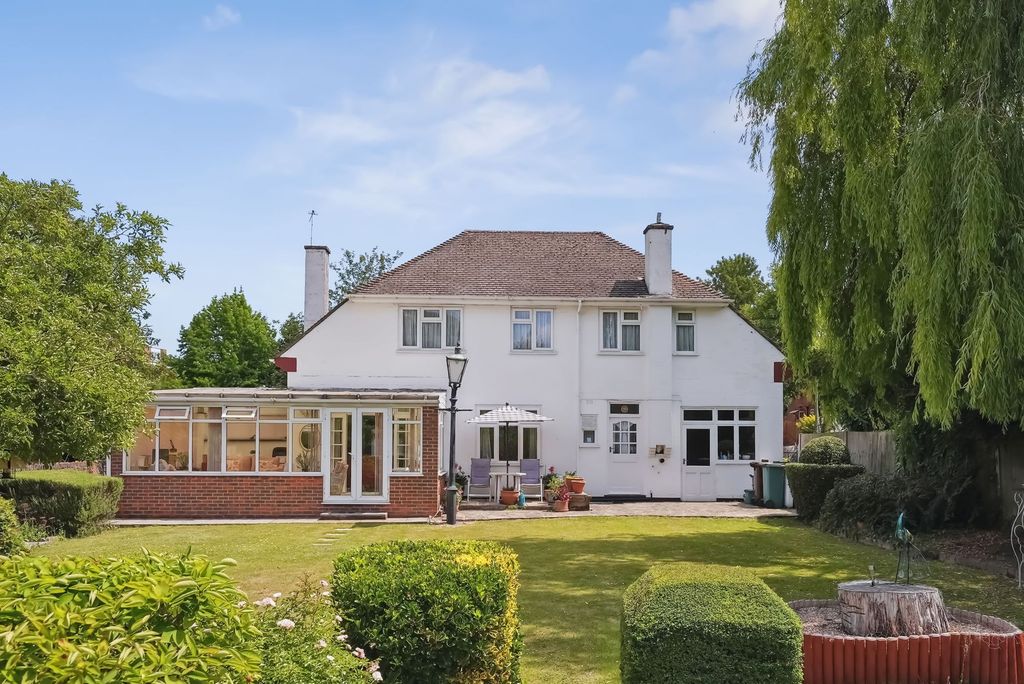 Property photo 1 of 18