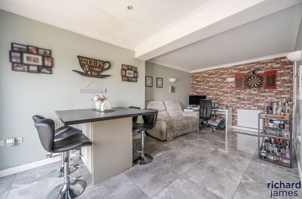 Property photo 2 of 20 E91A4Bbbb5E14Fb6B6E794372B6E30c9