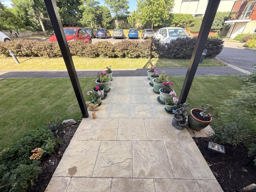 Property photo 3 of 11
