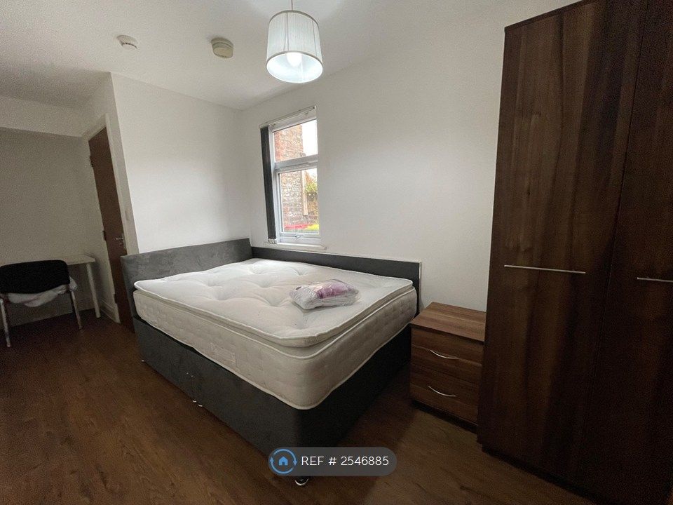 Property photo 3 of 10 Bedroom 1