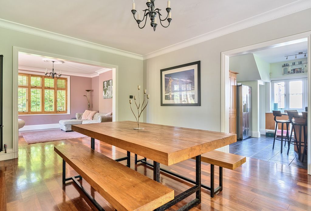 Property photo 3 of 18 1312552-11-6852cd...