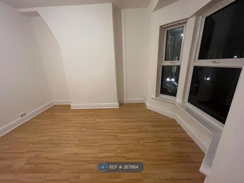 Property photo 2 of 10 Front Bedroom