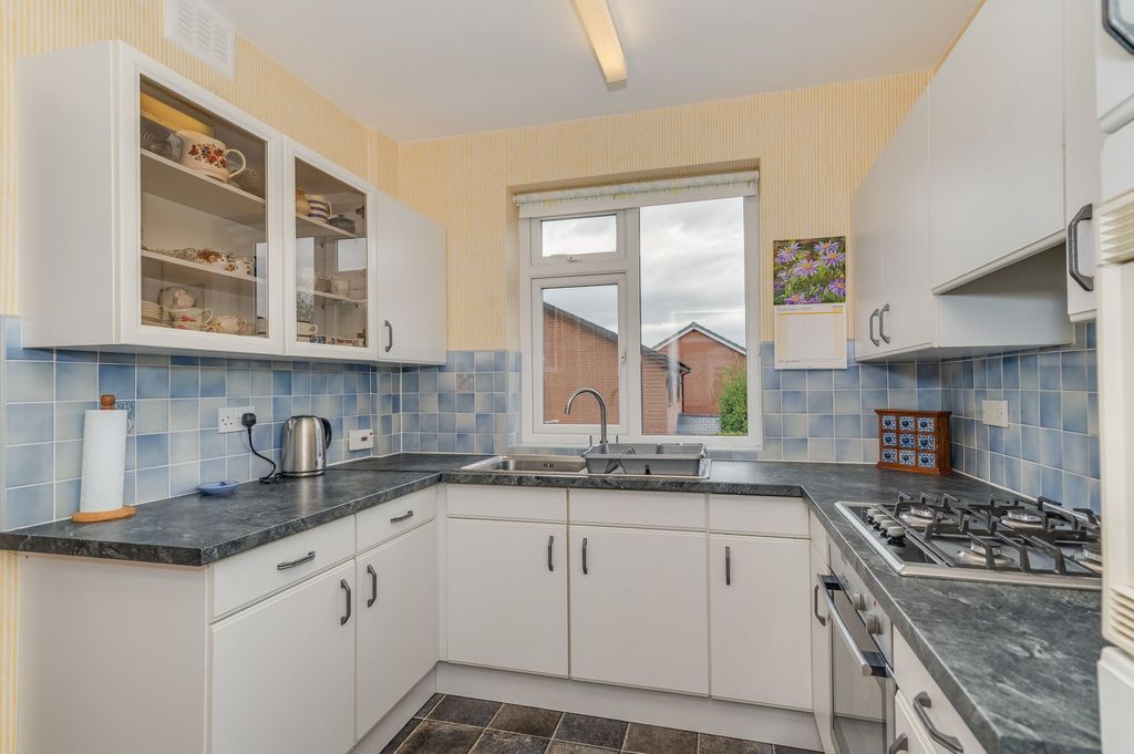 Property photo 2 of 26
