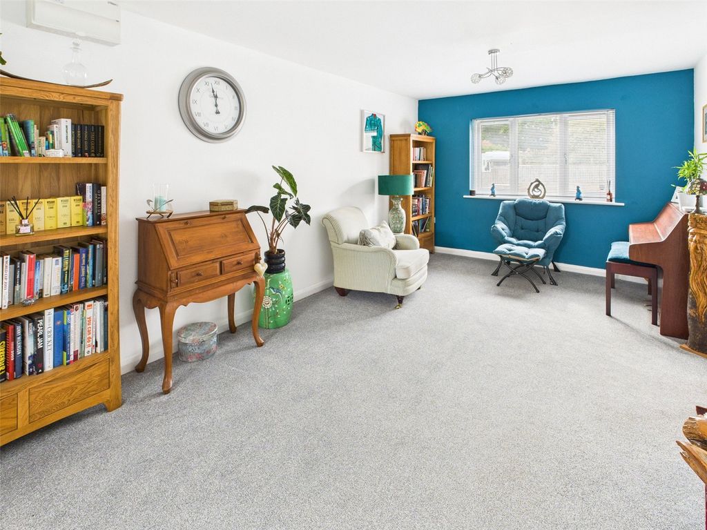 Property photo 3 of 35 Picture No. 03