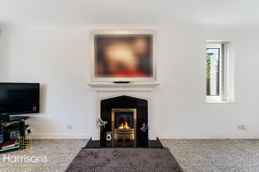 Property photo 3 of 49 5064494