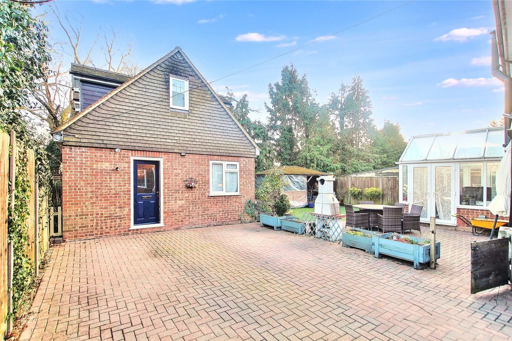 Property photo 2 of 25 Picture No. 29