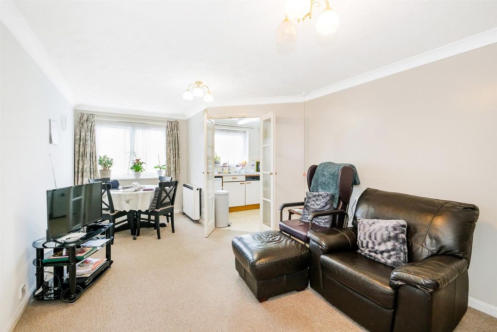 Property photo 3 of 15 Kingswood Court-11_Web.Jpg