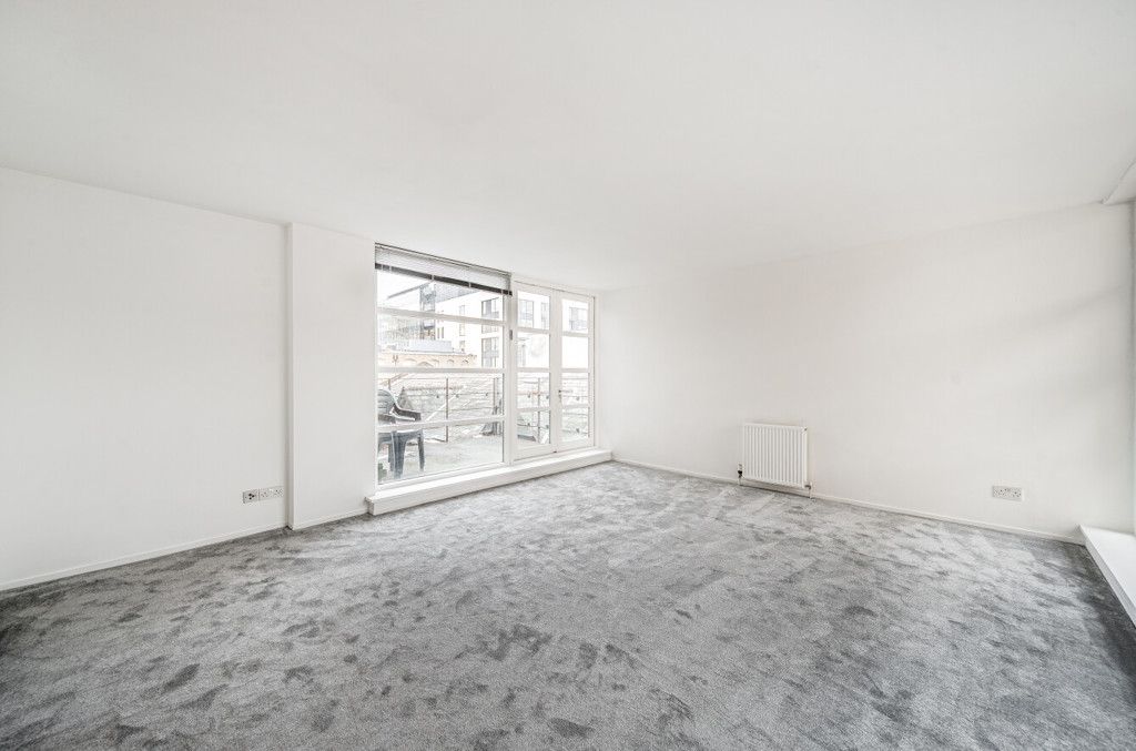 Property photo 3 of 11 1388832-4-6940288...