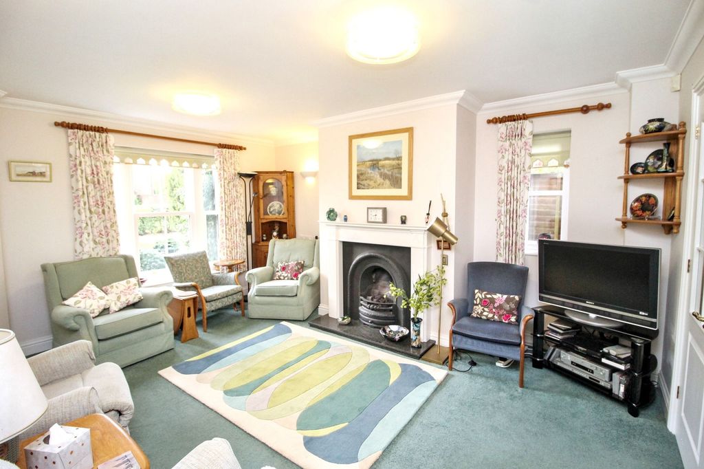 Property photo 3 of 10