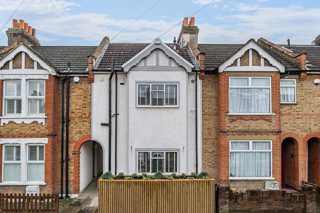 Property photo 3 of 20 External