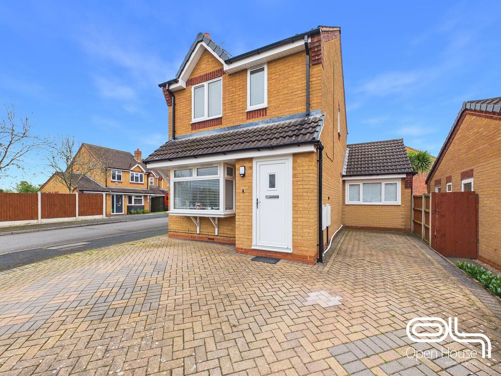 Property photo 1 of 17 Front (Exterior)