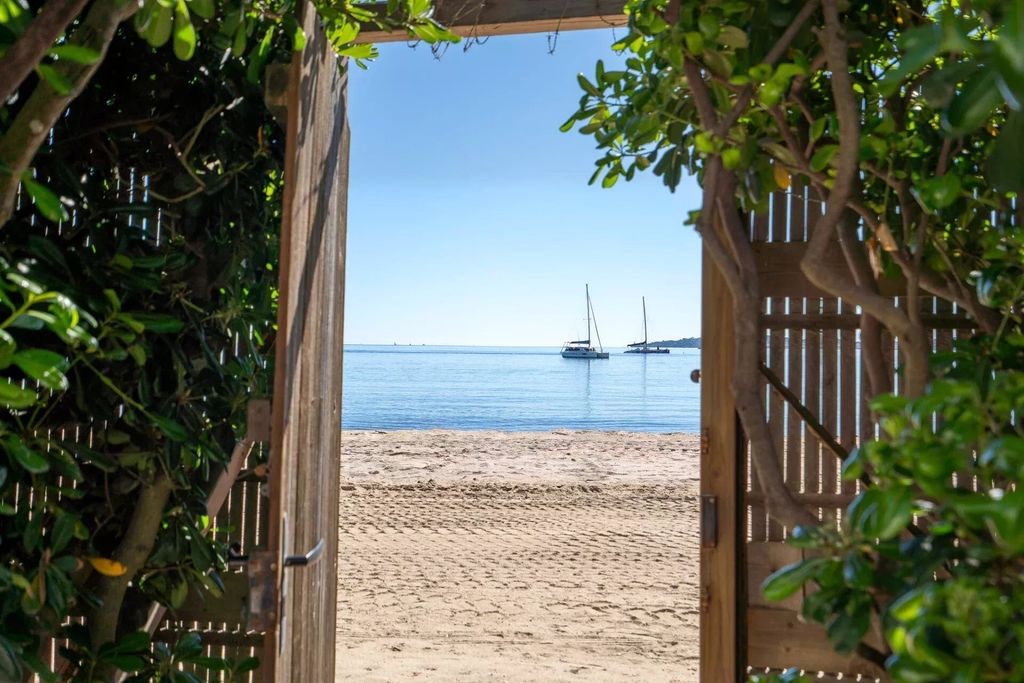 Property photo 1 of 11 Port Grimaud – Waterfront Property To Renovate, Rare Location