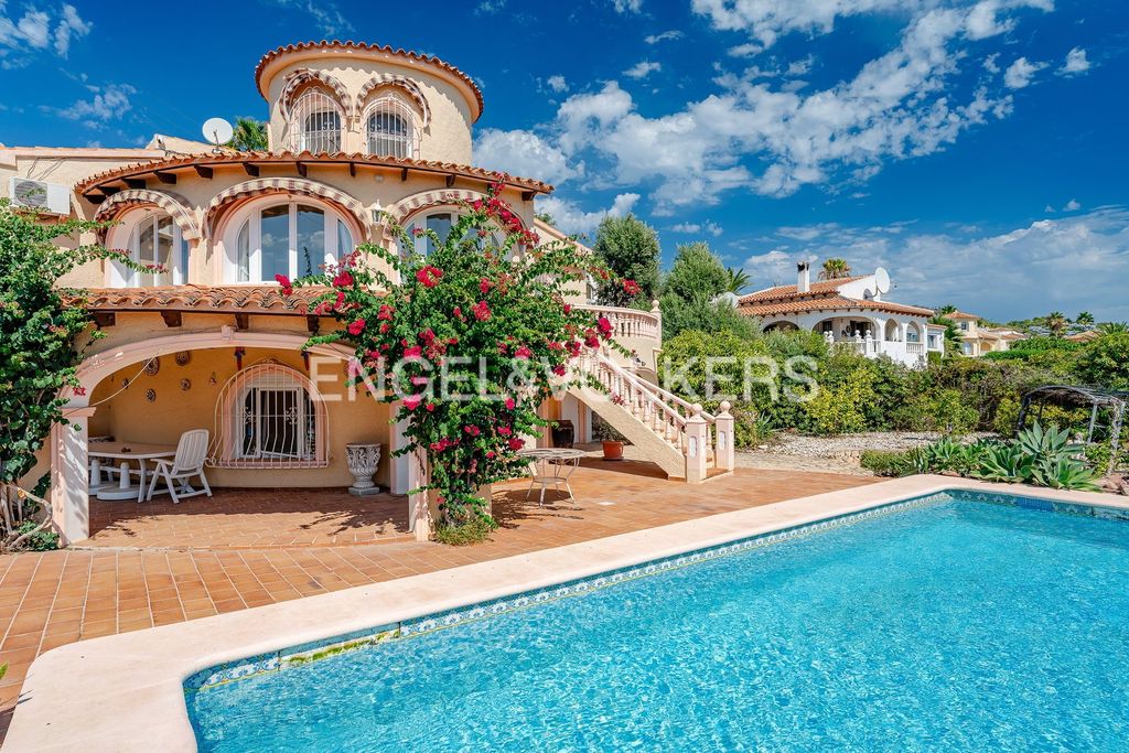 Property photo 1 of 38