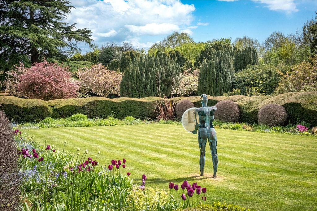 Property photo 2 of 36 Formal Gardens