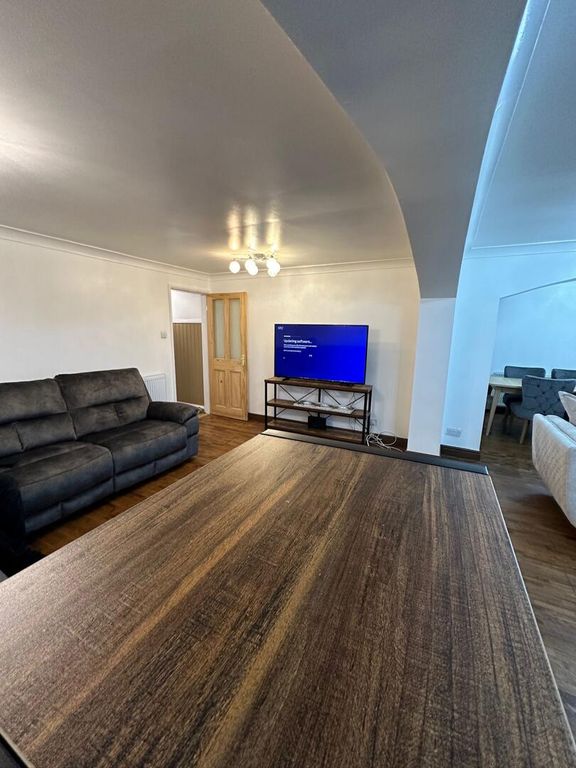 Property photo 1 of 19 Living Room