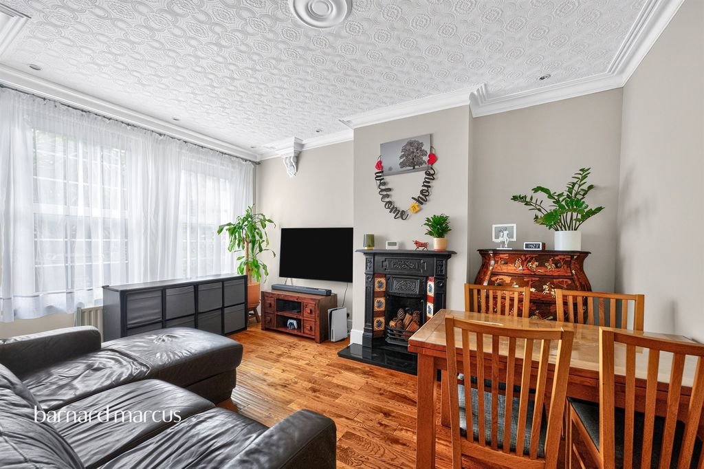 Property photo 2 of 19
