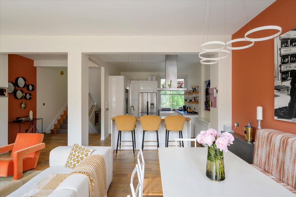 Property photo 2 of 16 Image