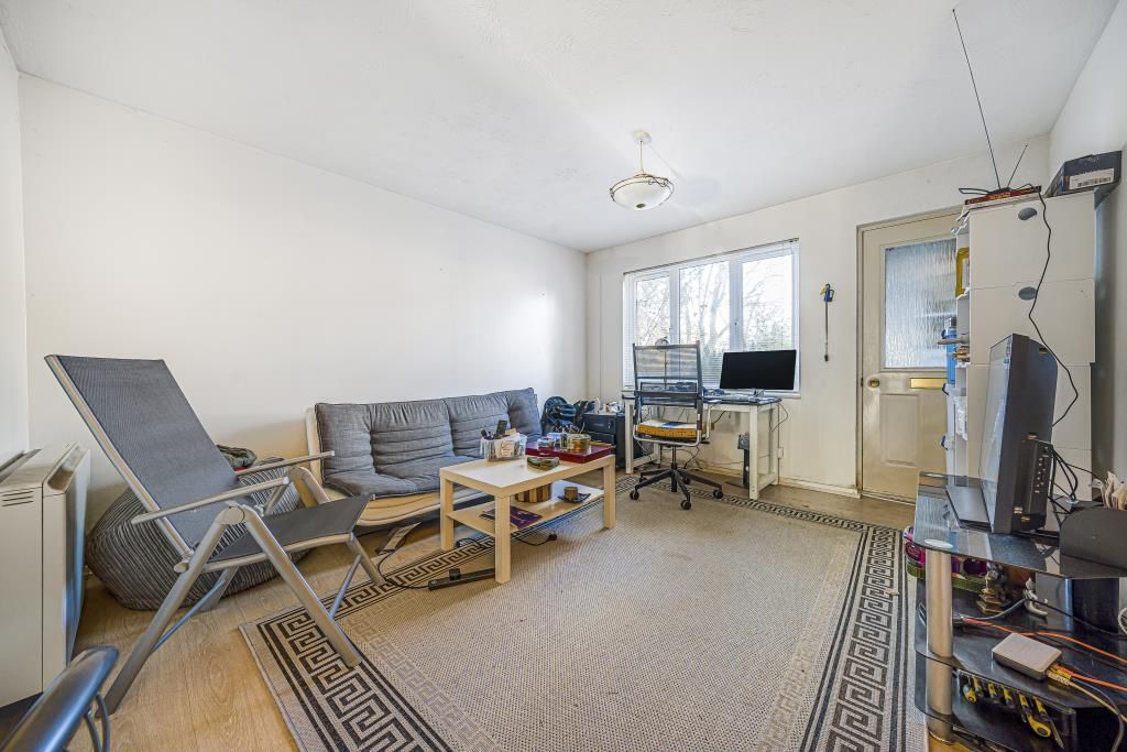 Property photo 3 of 10 Living Room