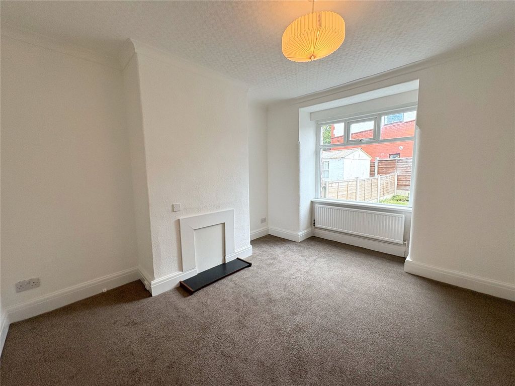 Property photo 3 of 12 Dining Room