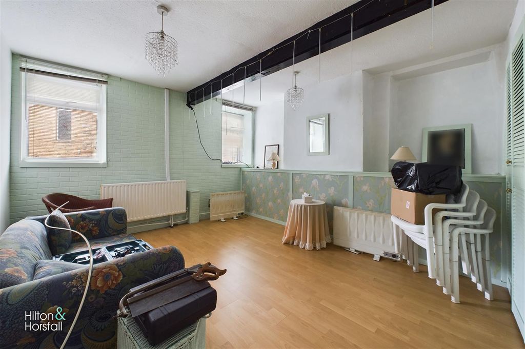 Property photo 3 of 13 Gisburn Road