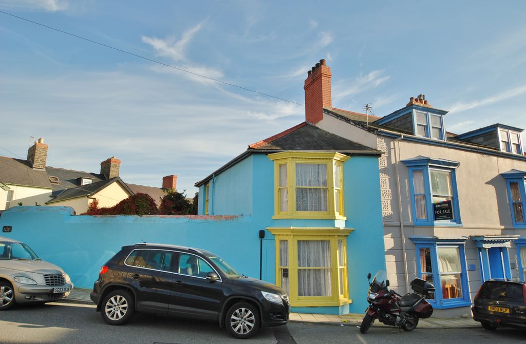 Property photo 1 of 8