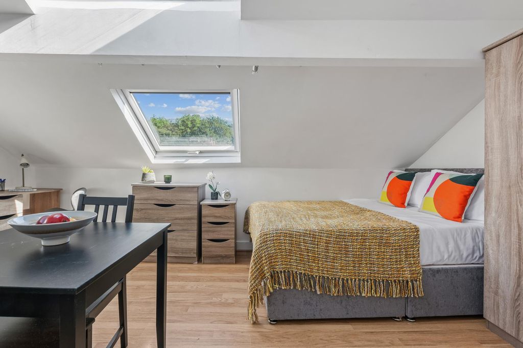 Property photo 3 of 9 Property Photo