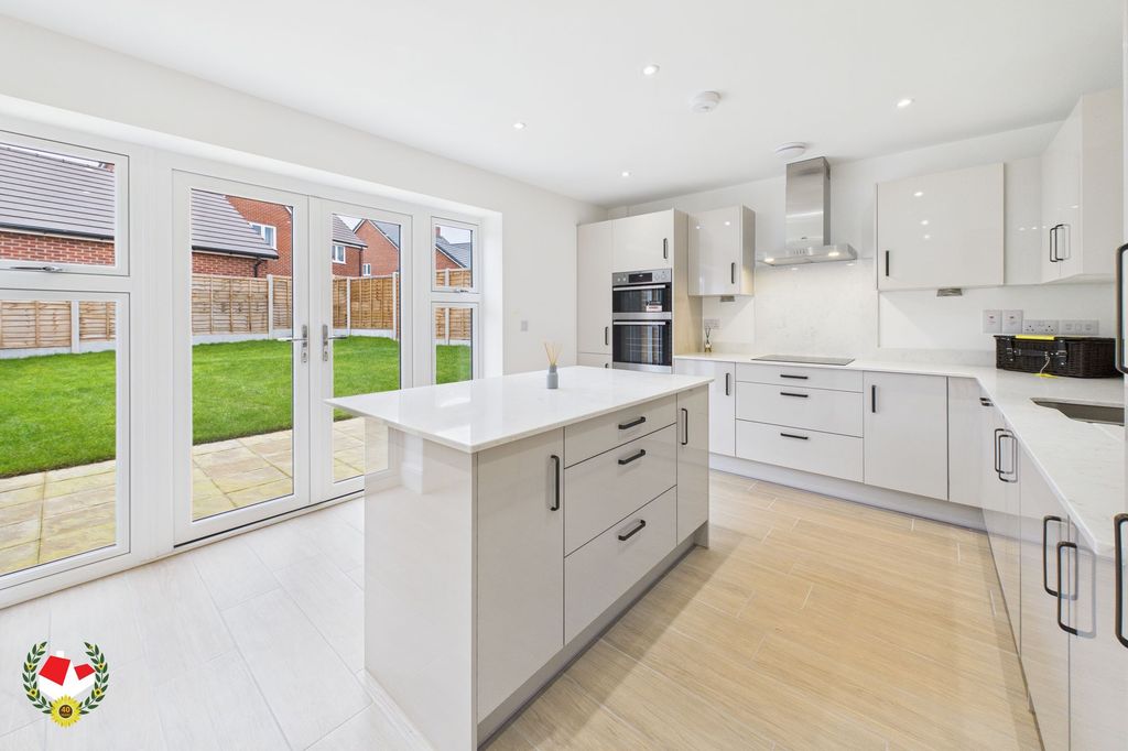 Property photo 2 of 17