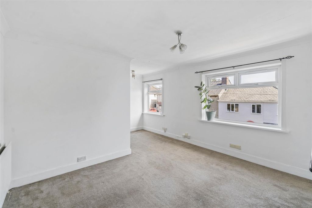 Property photo 2 of 9 Living Room