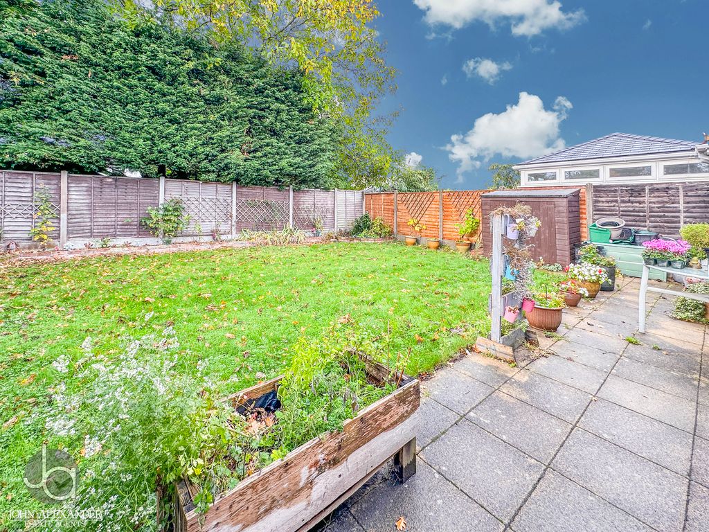 Property photo 2 of 12 20251020_093241305_0.5