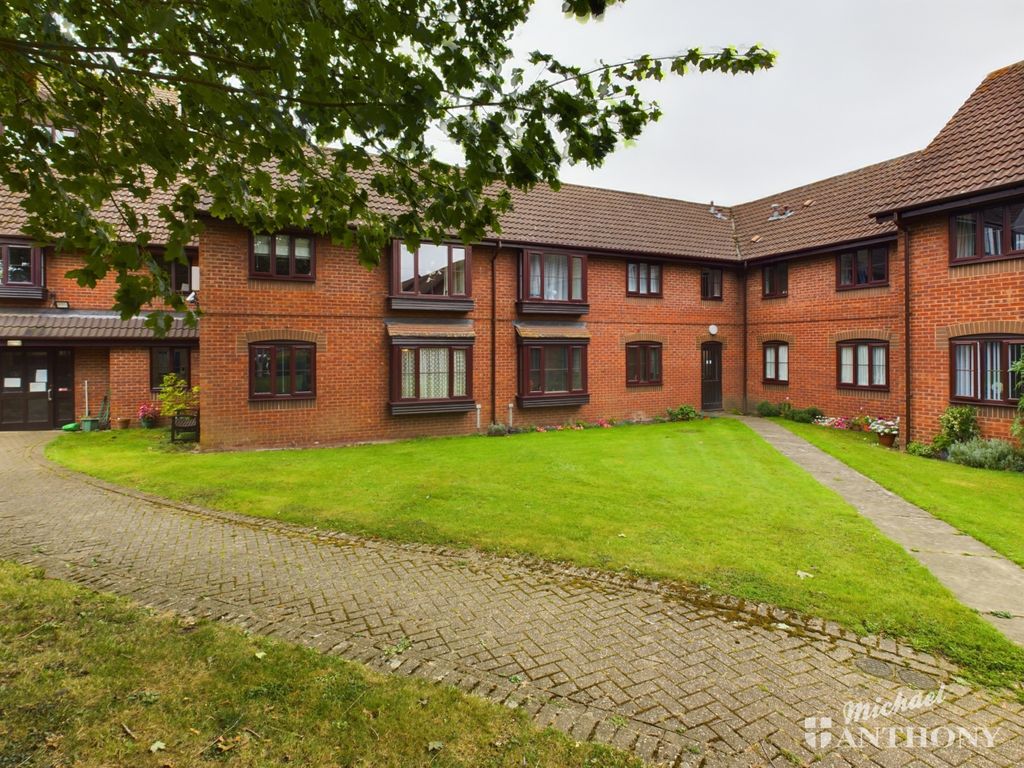 Property photo 1 of 8 Cam03852G0-Pr0080-Still011
