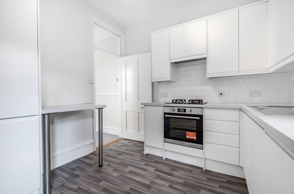 Property photo 3 of 15 839775 (5)