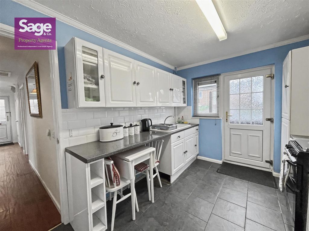 Property photo 3 of 22