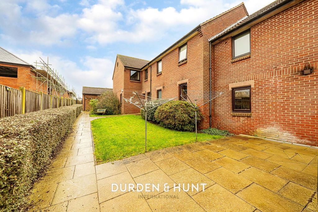 Additional image 8 of 1 bed property for saleAbigail Court, Ongar CM5