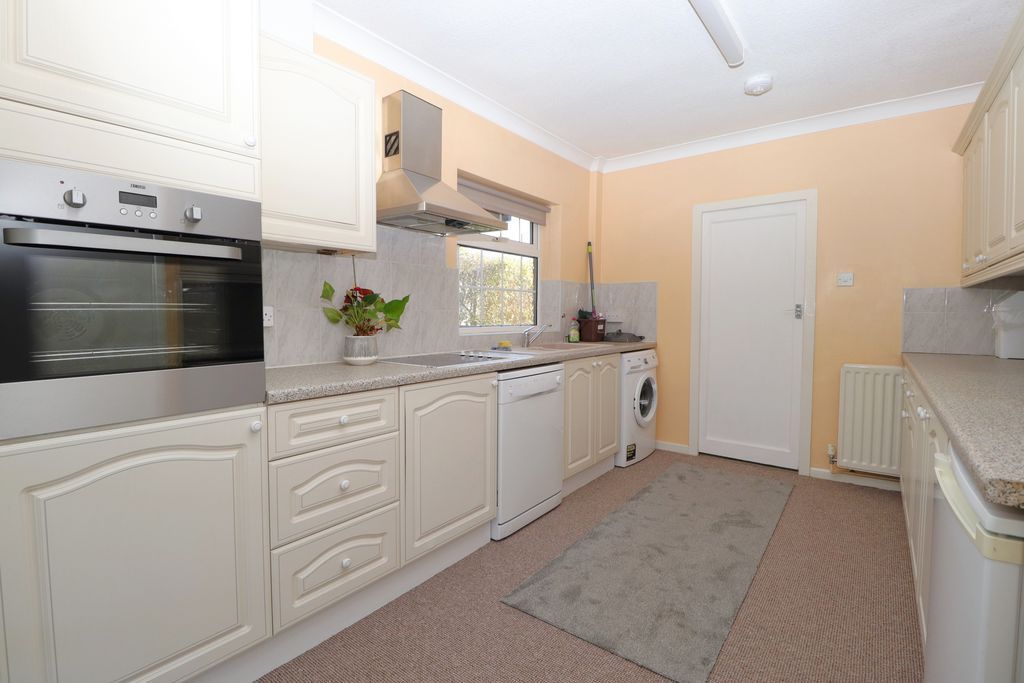 Property photo 2 of 26 Kitchen