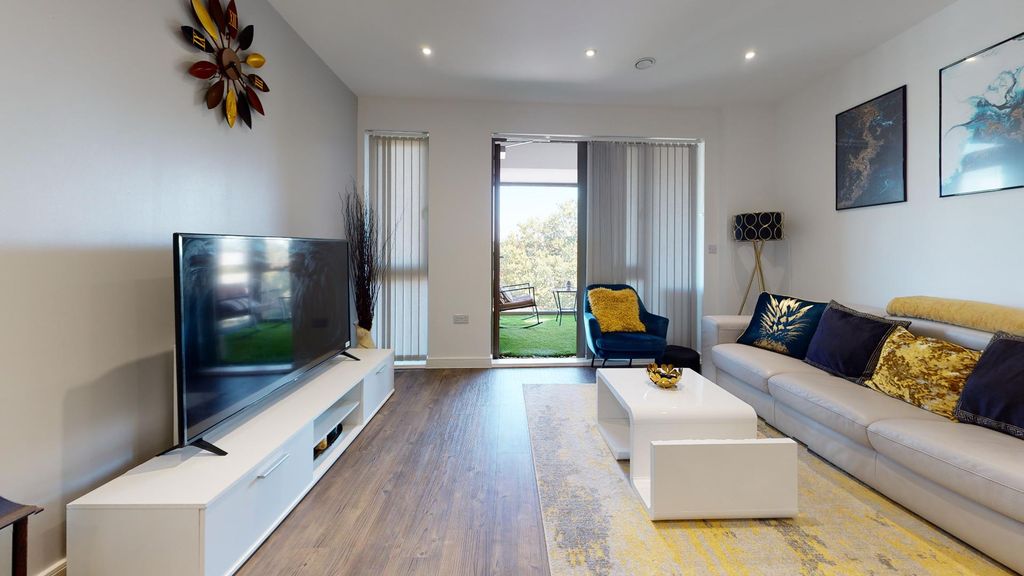 Property photo 2 of 10 Living Room