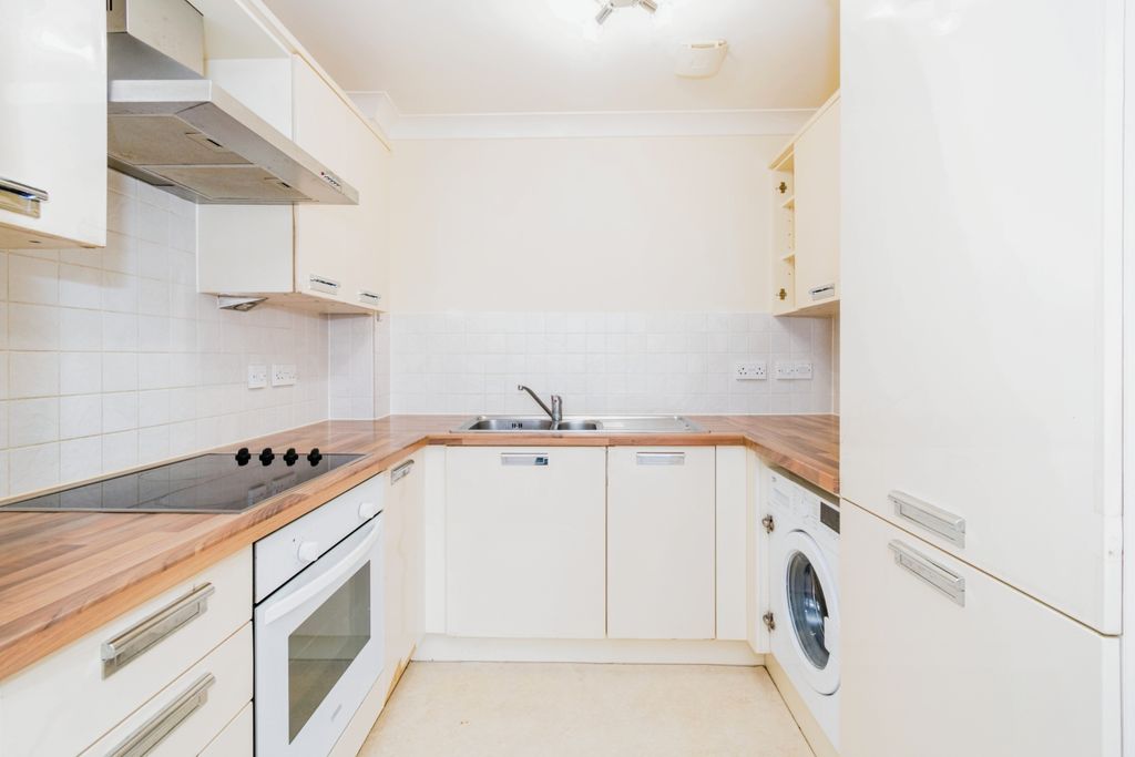 Property photo 2 of 13