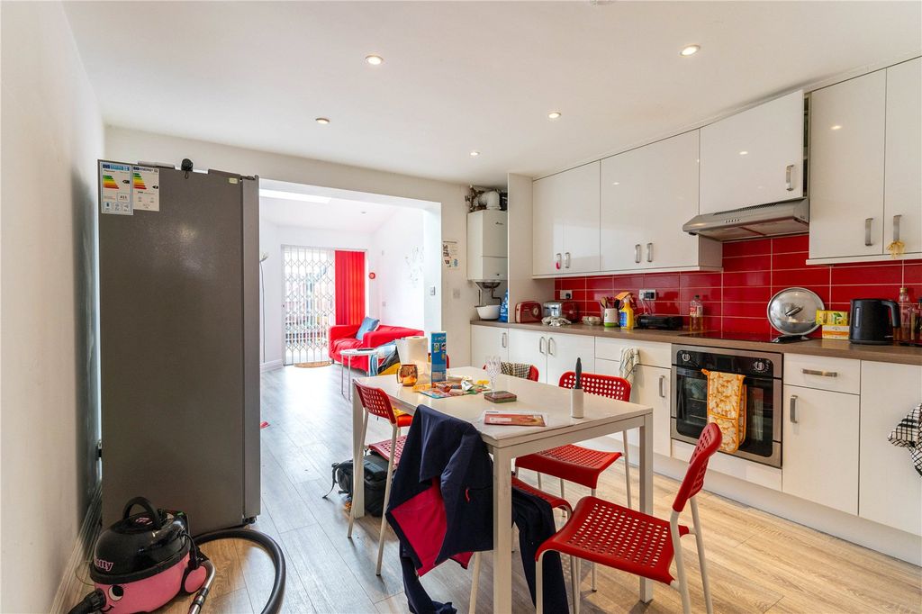 Property photo 2 of 16 Picture No. 04