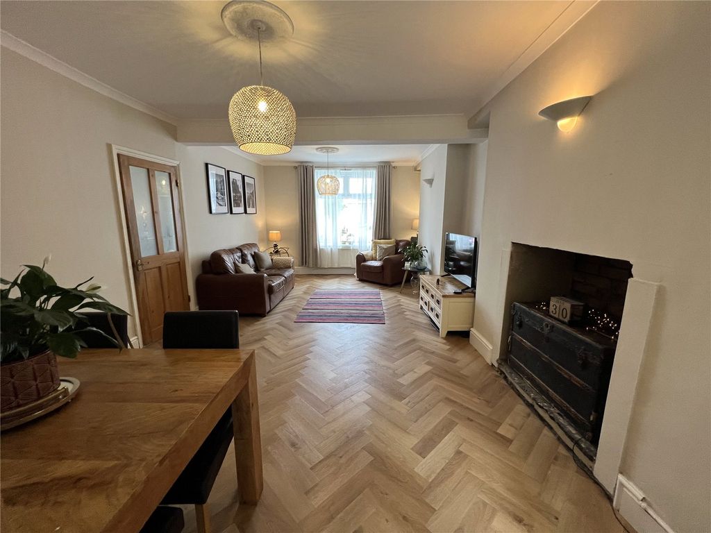 Property photo 3 of 18 Picture No. 11