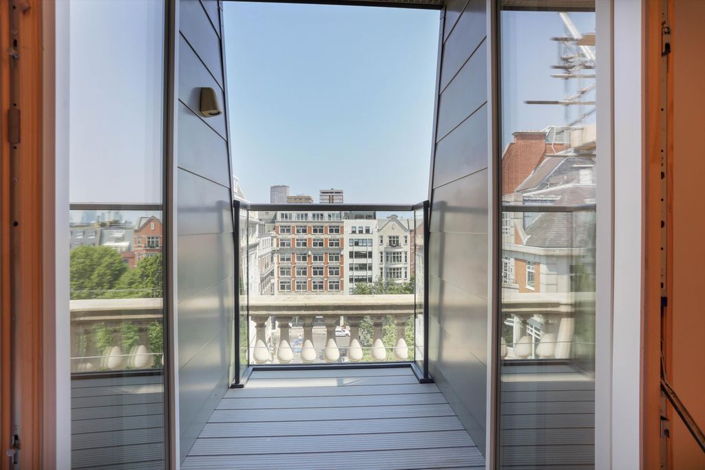 Property photo 2 of 21 Image