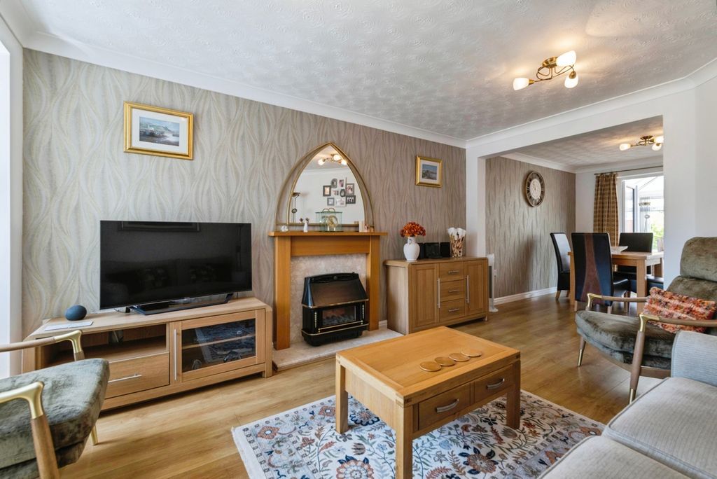 Property photo 2 of 19 Pbox-Img.Jpg