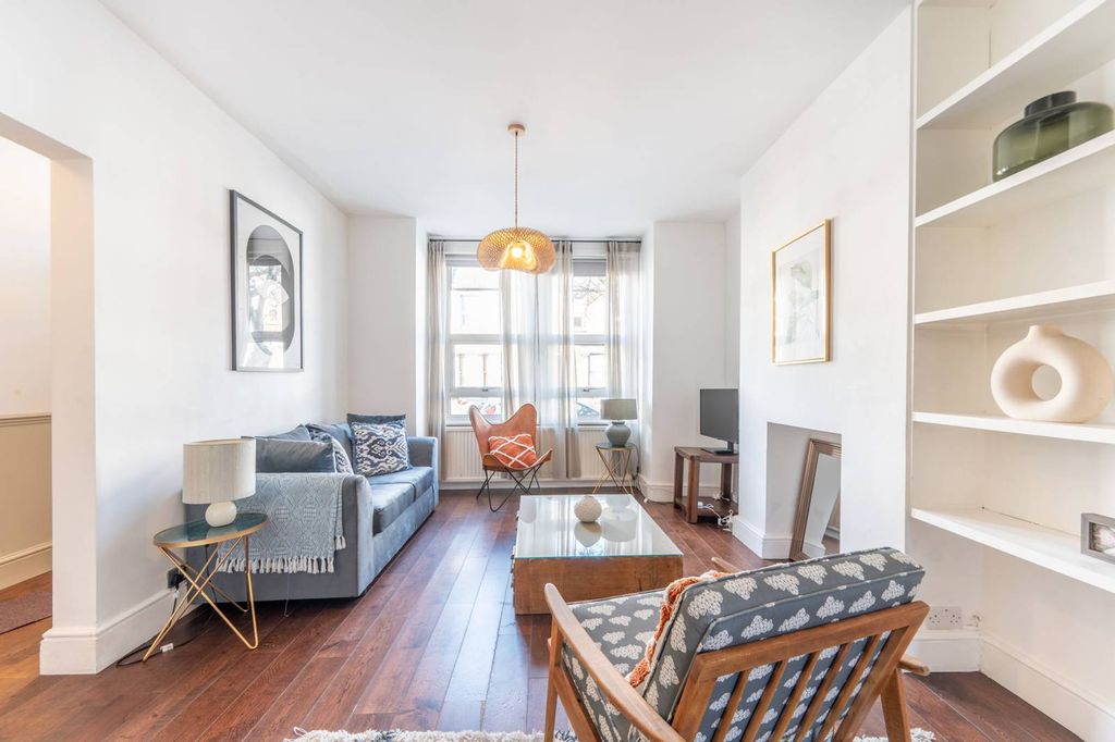 Property photo 2 of 18