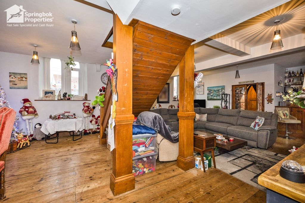 Property photo 3 of 19 2