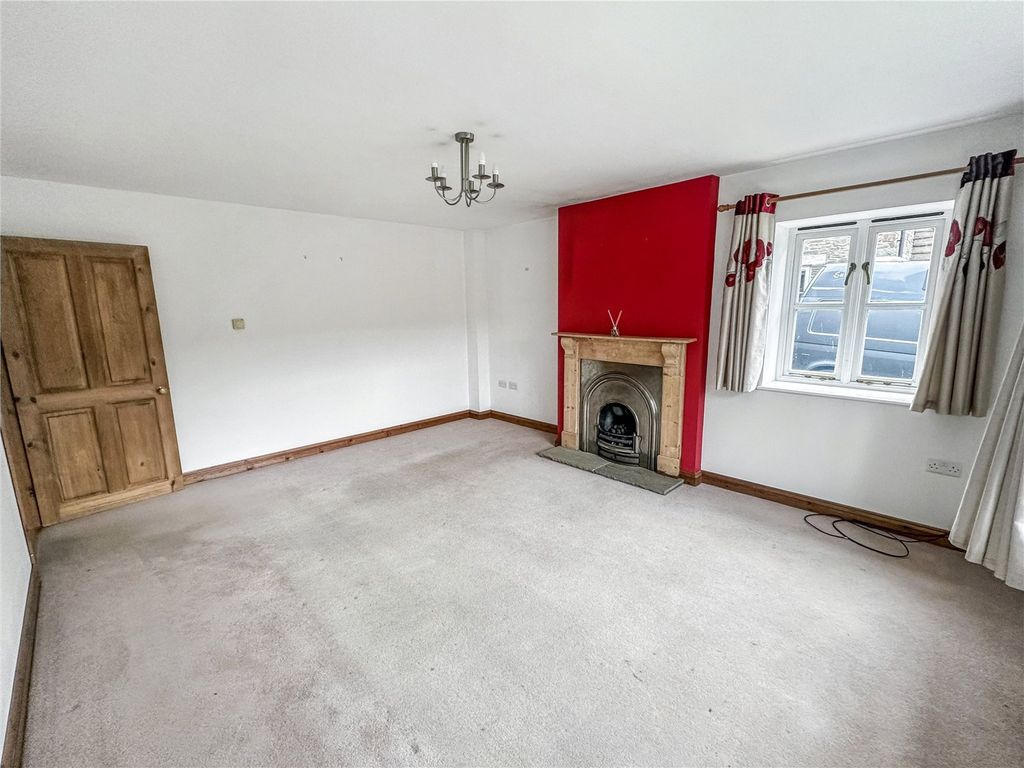 Property photo 2 of 17 Picture No. 11