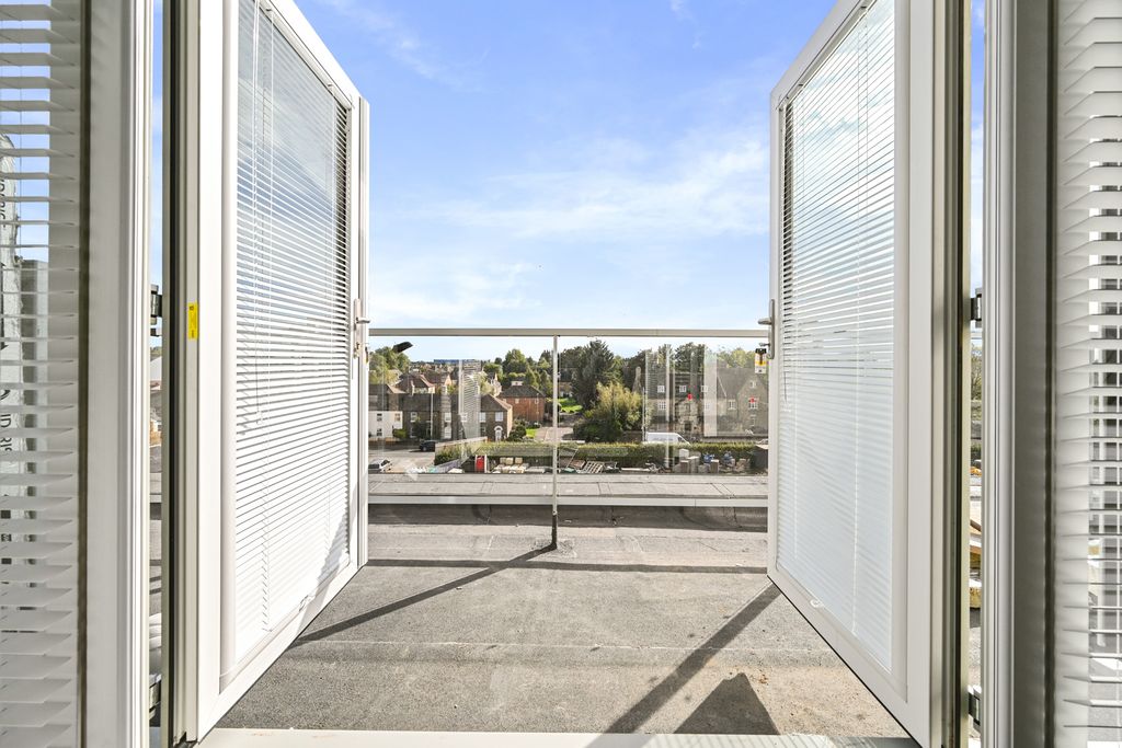 Property photo 1 of 8 Balcony