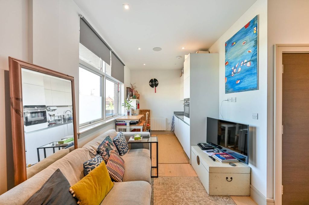 Property photo 2 of 7