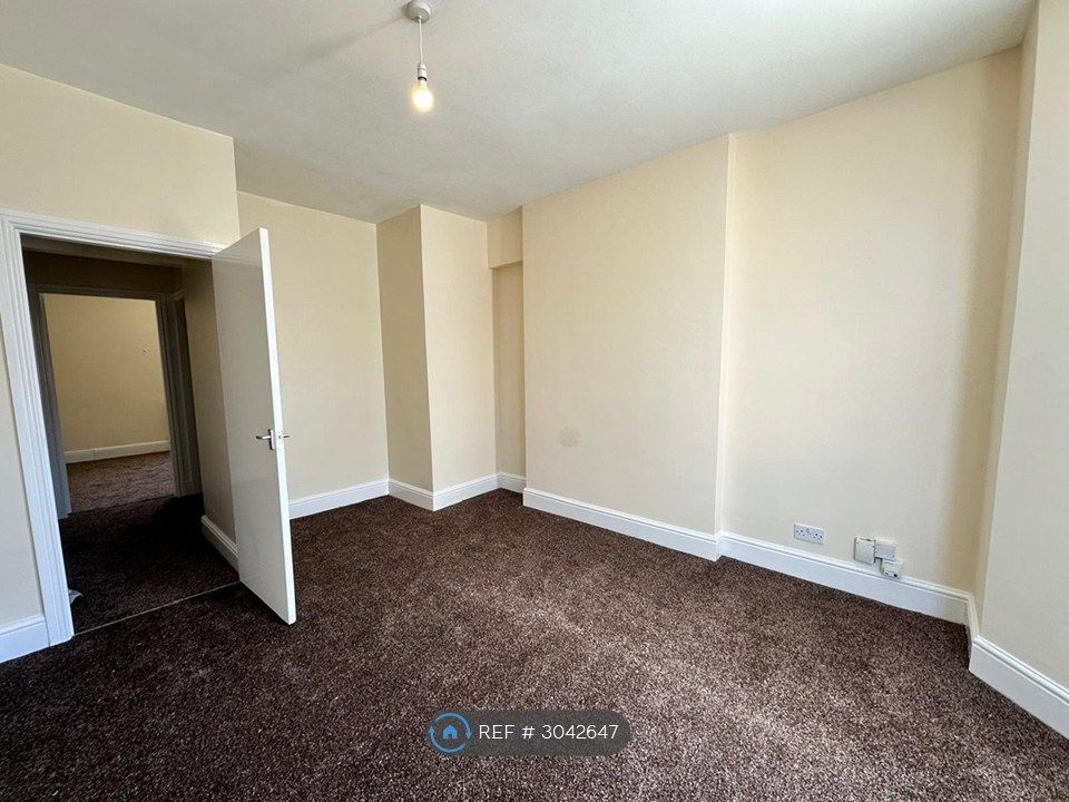 Property photo 3 of 23 Lounge