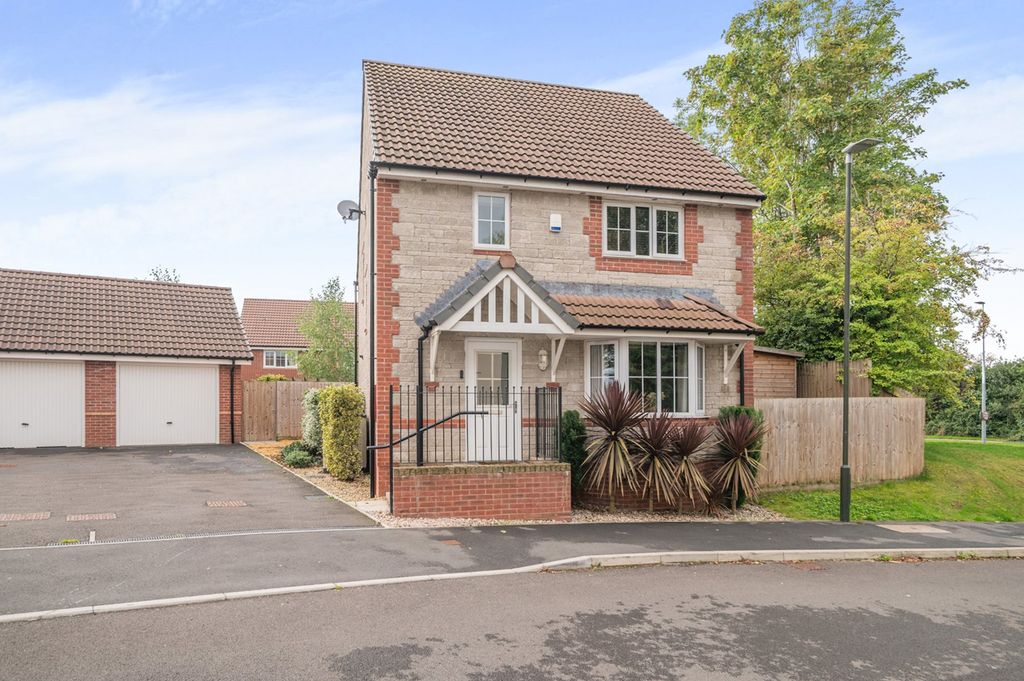 Property photo 1 of 23