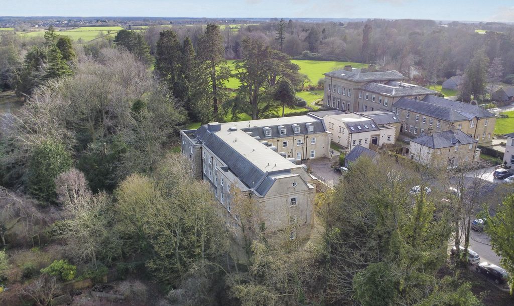 Property photo 1 of 17 Photo 17