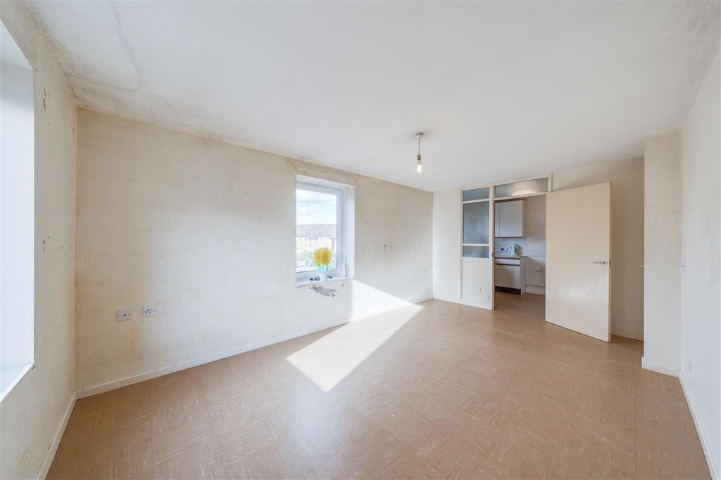 Property photo 2 of 10 Reception